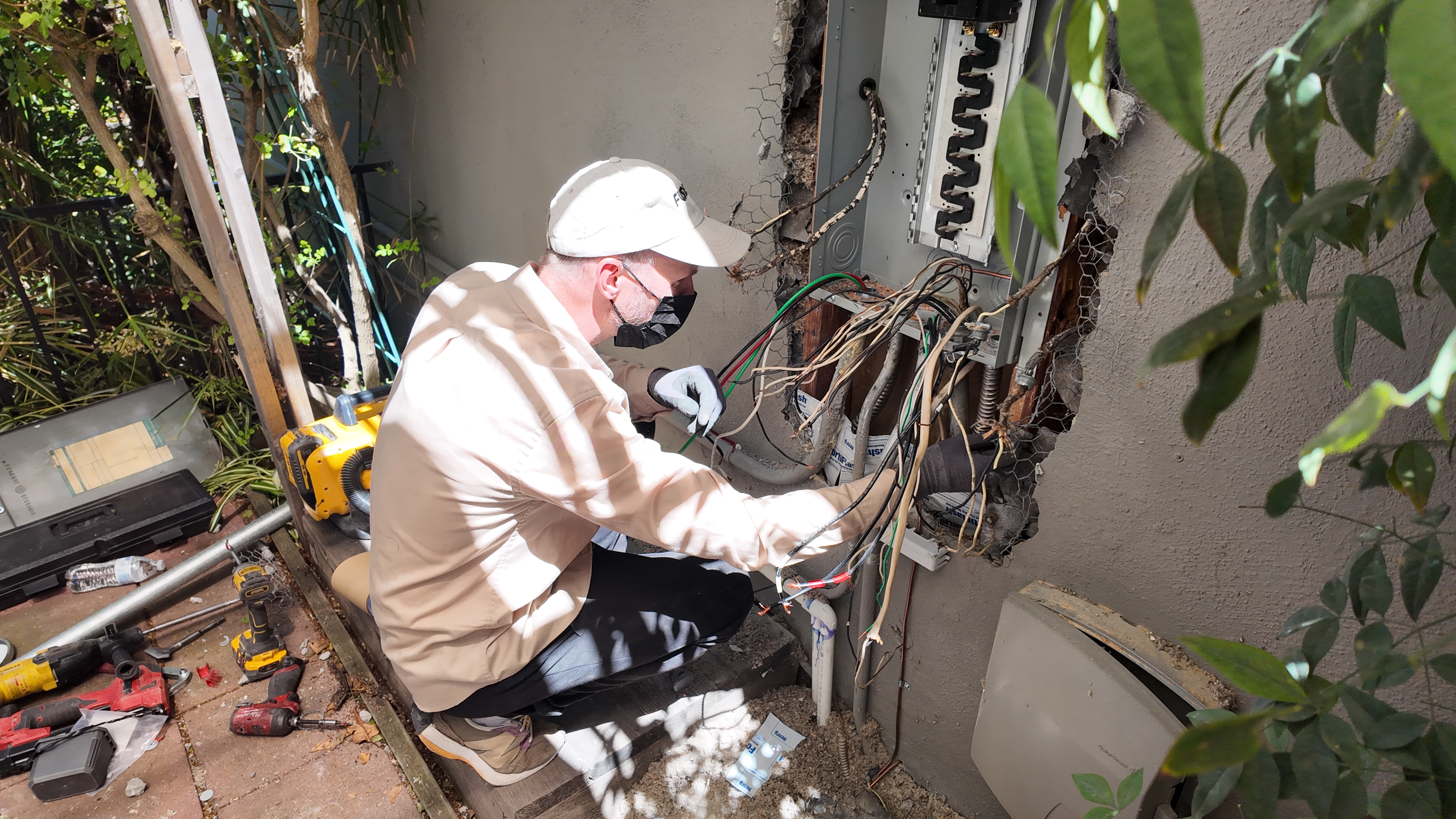 9 Signs of Electrical Issues You Shouldn’t Ignore in Your Home